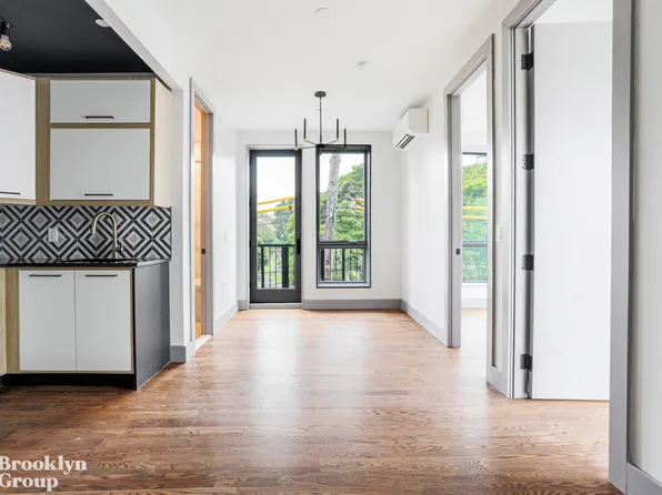 1896 De Kalb Avenue image 1 of 10