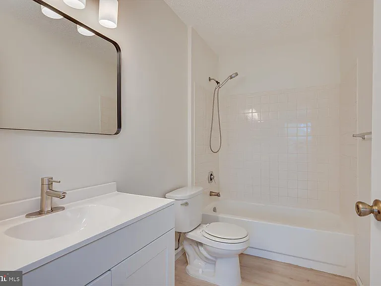 64 Taylor Dr — Photo 22
