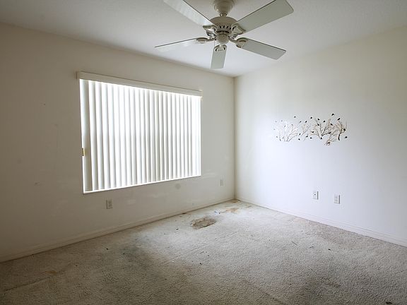3rd image of 627 Mallory Hill Dr