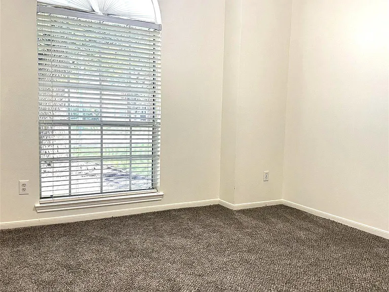 10023 Hickory Trail Ln — Photo 16