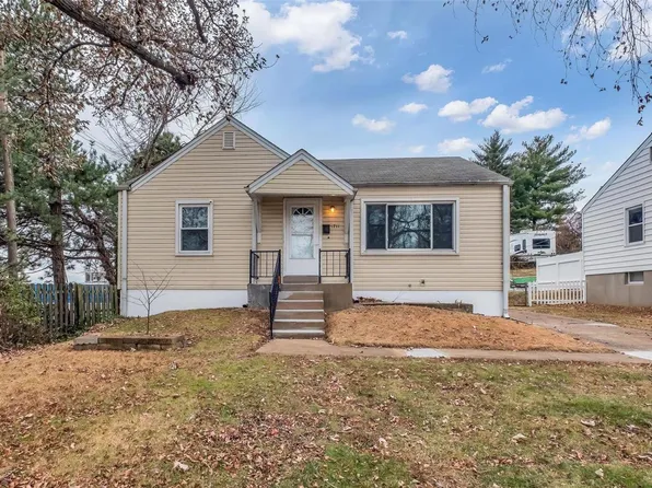 1711 Northfield Dr, Saint Louis, MO 63114
