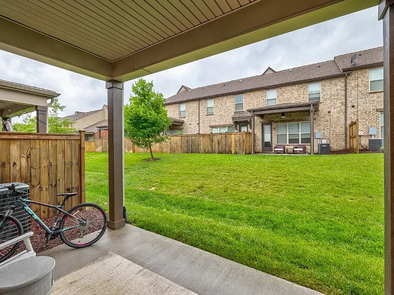 206 Bixby Private Ln — Photo 37