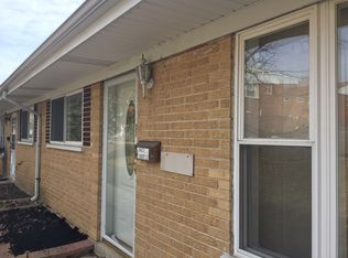 9471 Sumac Rd APT C, Des Plaines, IL 60016