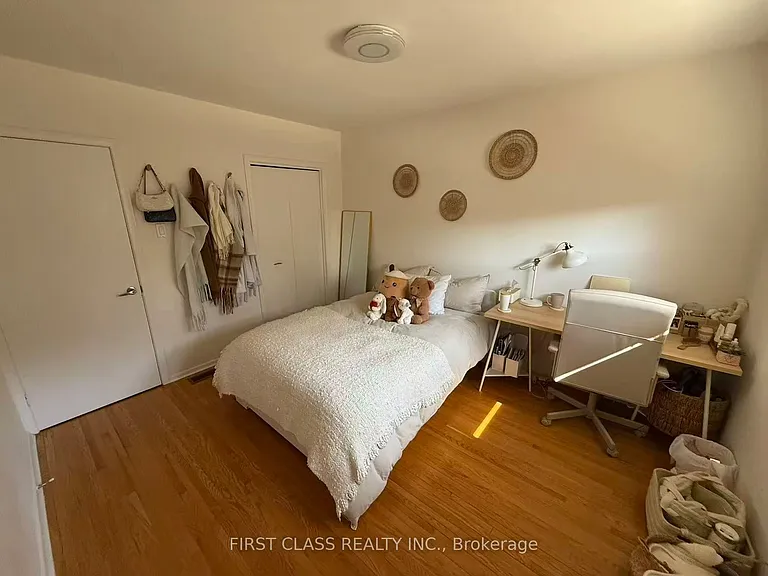 657 Sevilla Park Pl — Photo 5