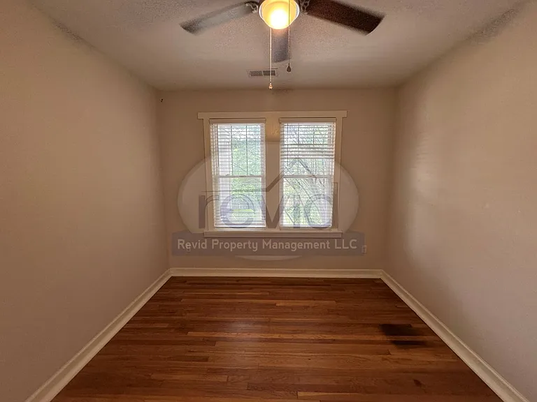 The Broadmoor Apartments — Photo 18