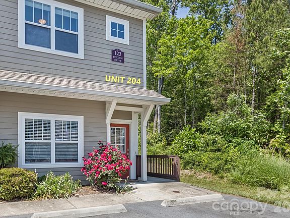 2nd image of 123 Foxden Dr #204