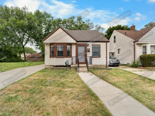 8249 Robson St, Detroit, MI 48228