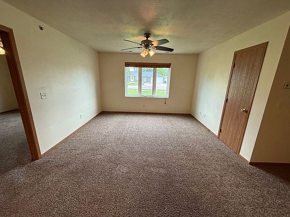 4th image of 15 11th St NE APT 8