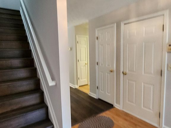 4th image of 2474 Waverly Dr