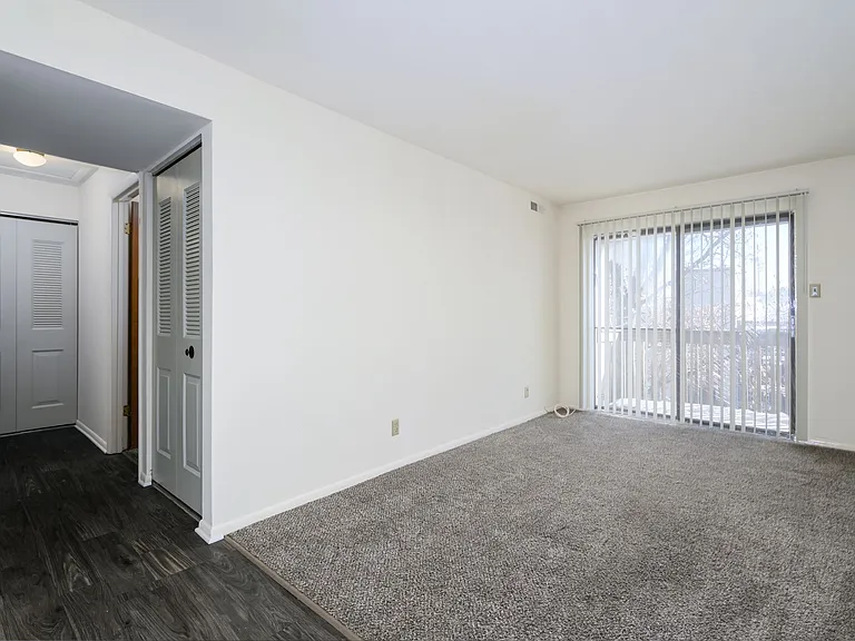 Oak Forest Apartments — Photo 34
