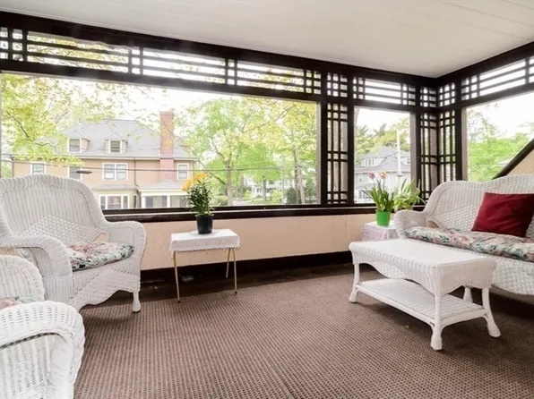 12 Leighton Rd #2, Wellesley, MA 02482