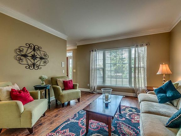 4th image of 2303 Amber Glen Dr