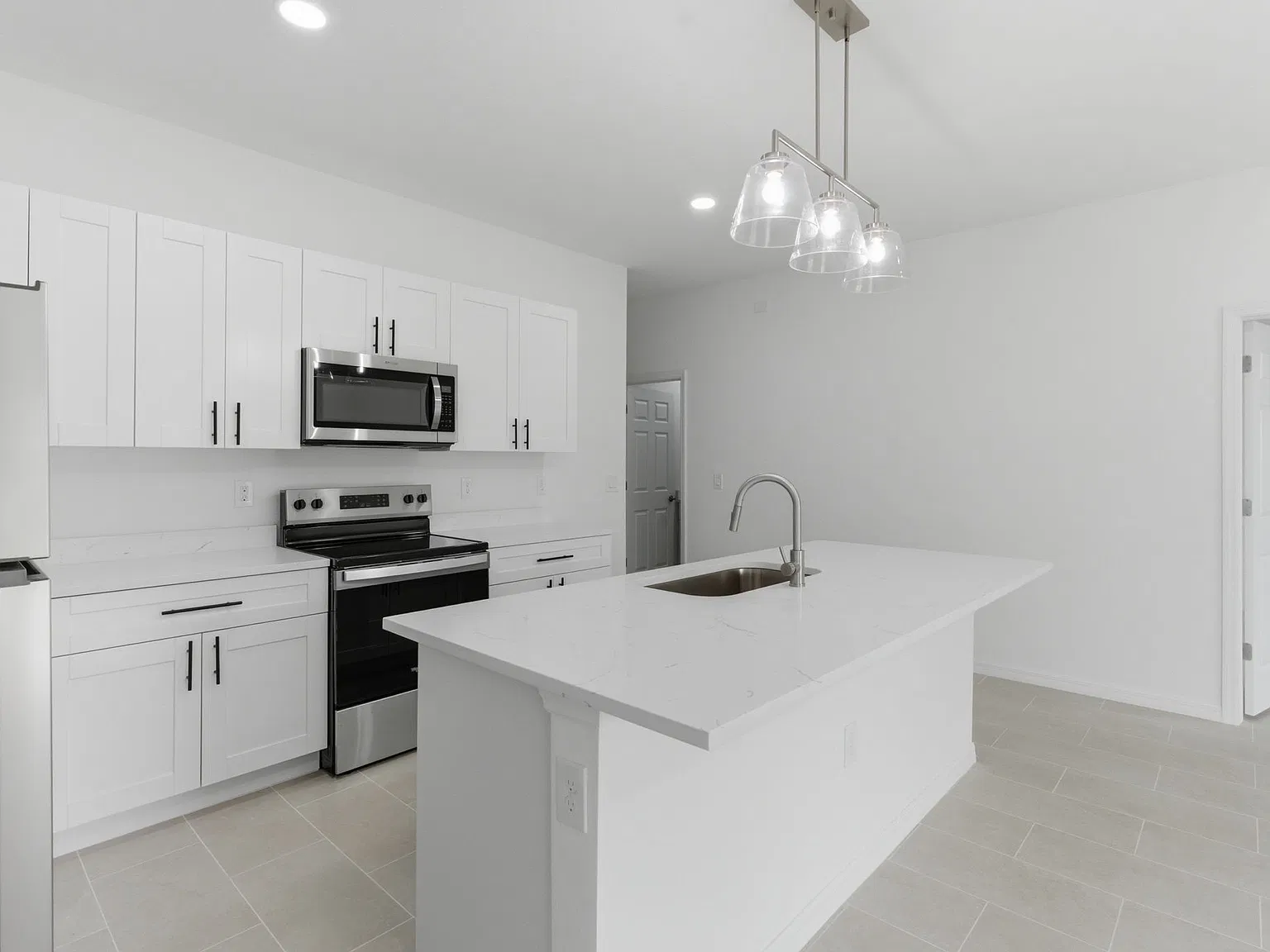 3 bed, 1200 sqft, $1,795 — Photo 1