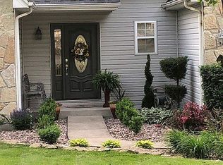 388 Hickory Rd, Lawrenceburg, IN 47025