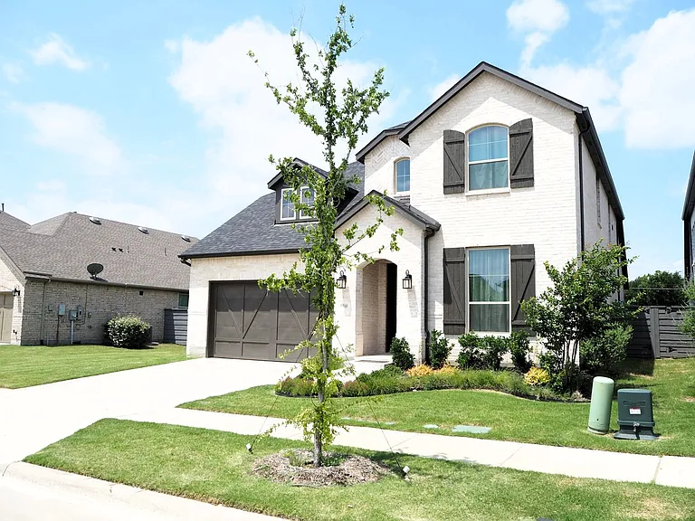 5009 Shadetree St — Photo 3