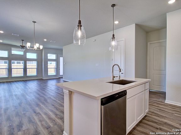 5th image of 13539 Valjean Avenue