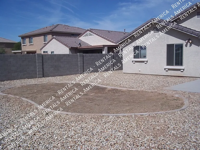 6605 W Desert Ln — Photo 16