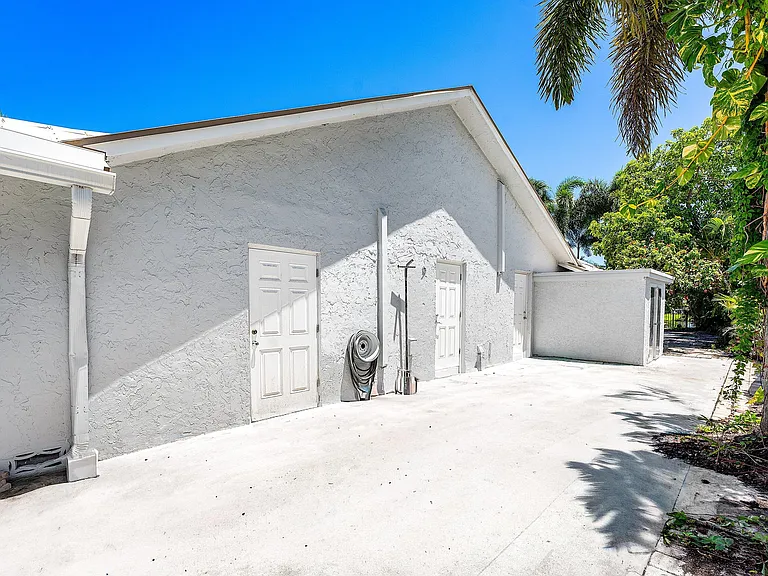 1402 Cormorant Rd — Photo 35