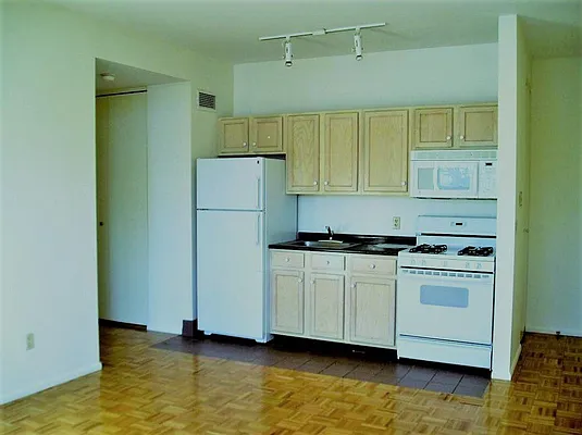 Rented by Voro New York | media 32