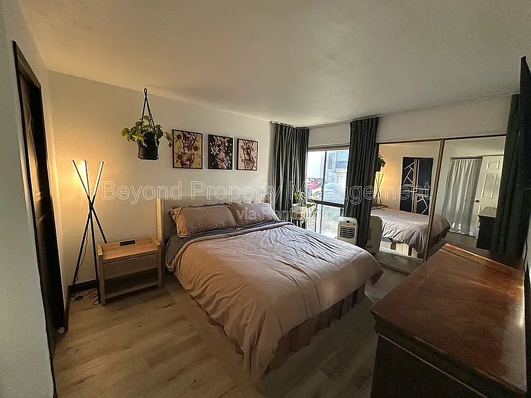 6924 Hyde Park Dr #214 — Photo 7