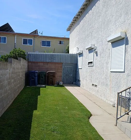 10711 S Budlong Ave — Photo 9