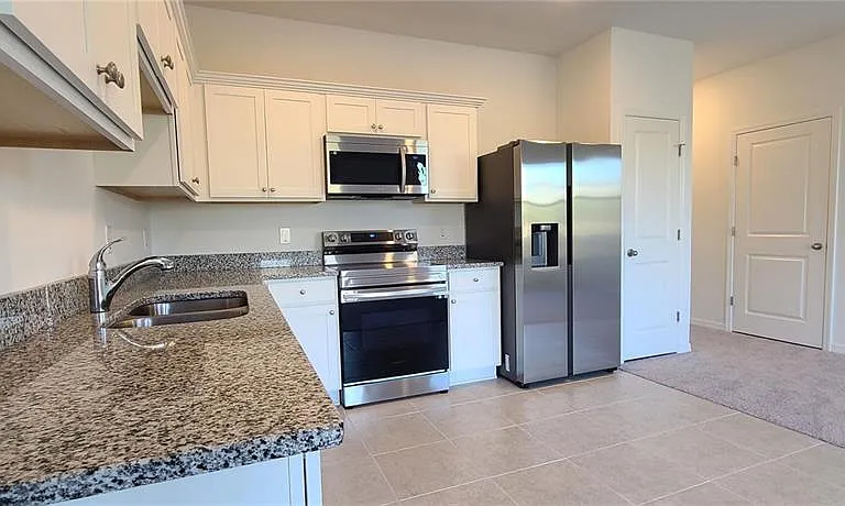 393 Madison Dr — Photo 13