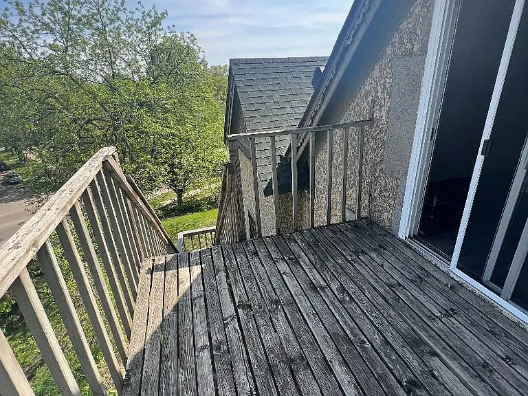 2111 Gordon Ave — Photo 9