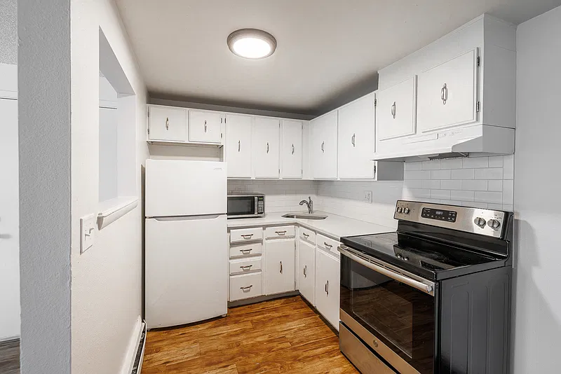2455 Bryant St — Photo 2
