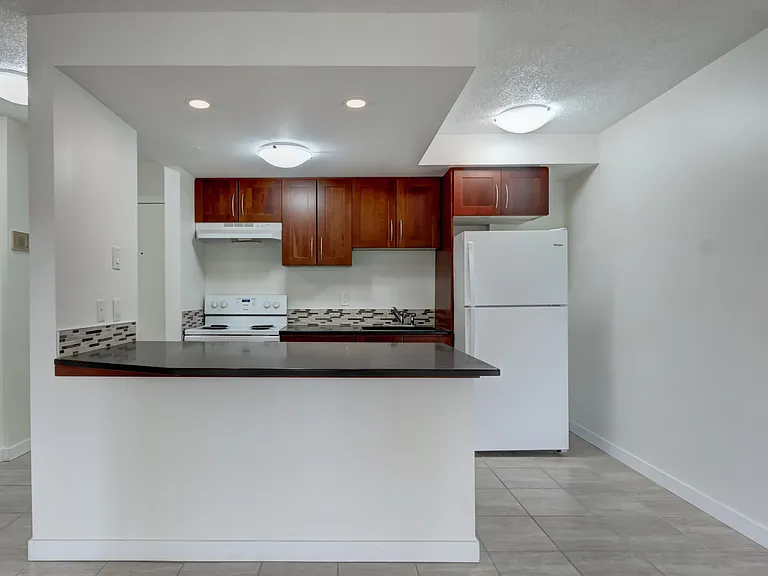 2015 11th Ave SW #204 — Photo 7