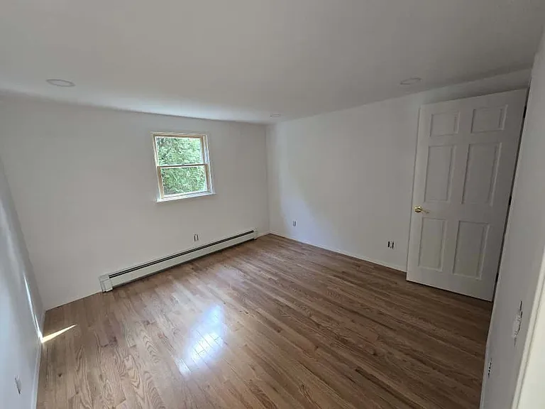 124 Auborn Ave — Photo 14