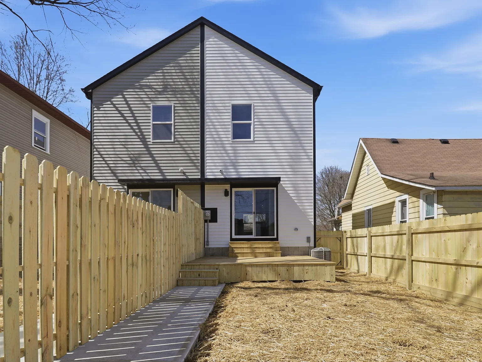 3 bed, 2.5 bath, 1200 sqft, $1,900 — Photo 4