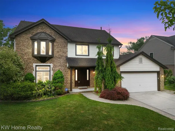 45095 Turnberry Ct, Canton, MI 48188