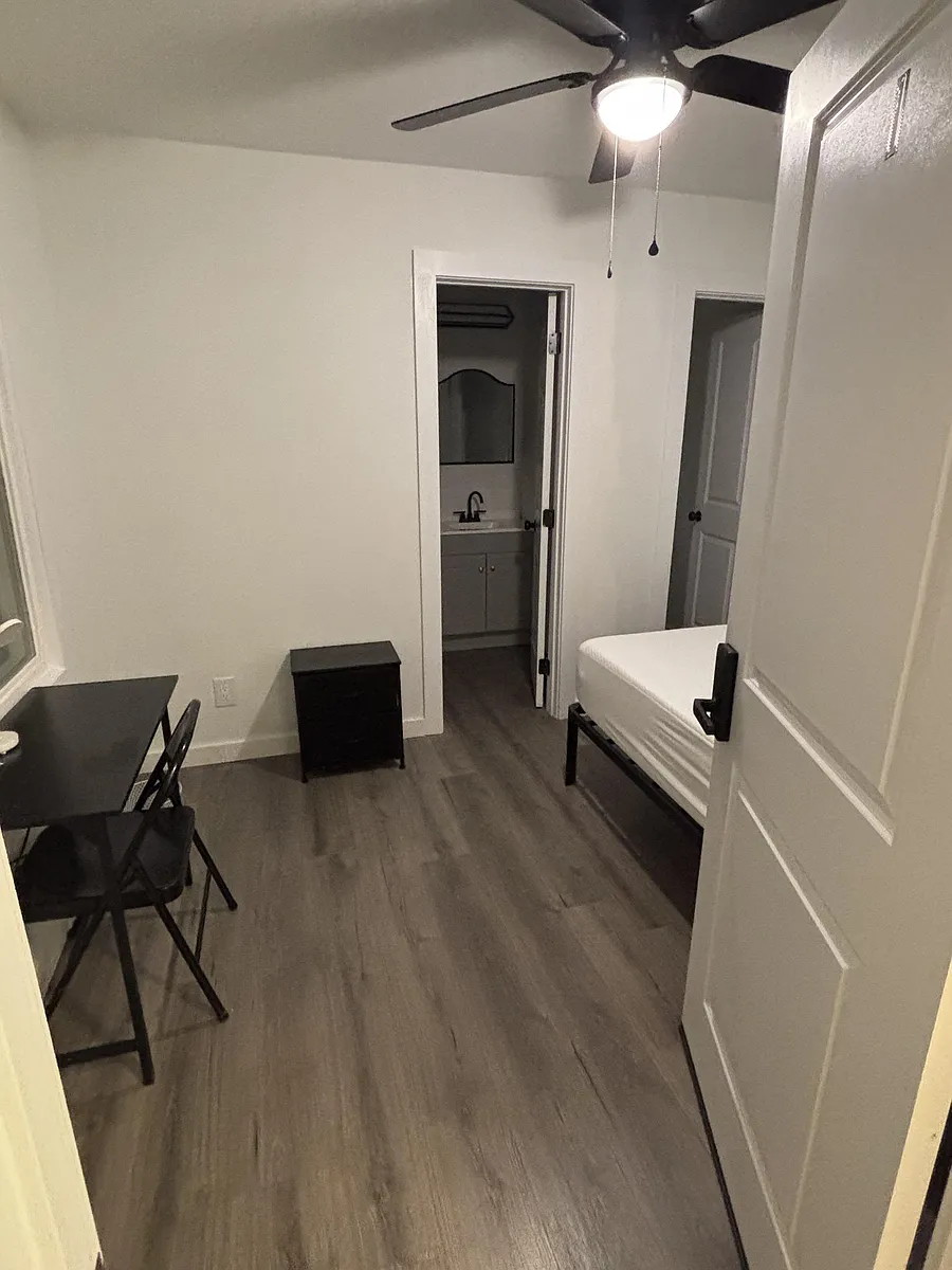 Bedroom #1 - Tye St