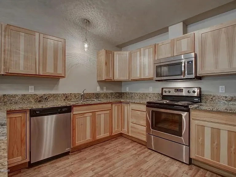 1121 E Dellwood St — Photo 7