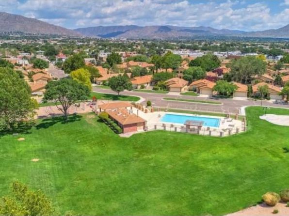 296 Palmer Park Dr NE