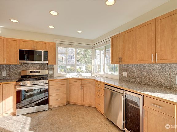 3rd image of 1737 Bel Aire Avenue