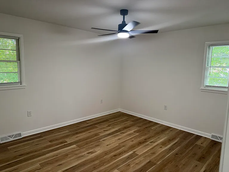 115 Lakemont Ct — Photo 6