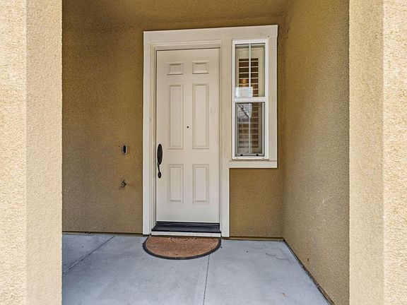 4th image of 668 Elderberry Dr