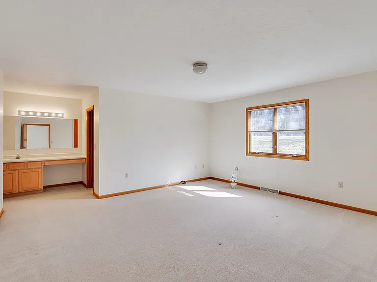 1131 Shadowridge Dr — Photo 9