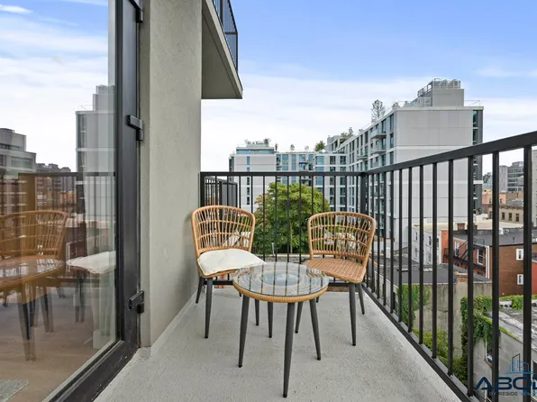 558 Sackett Street image 10 of 20