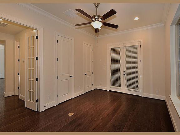 5th image of 6 Burgandy Oaks Ct