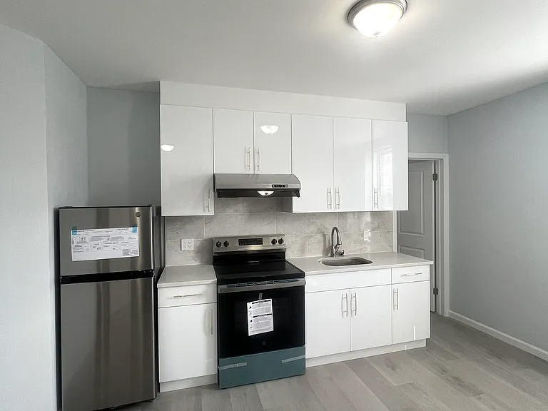 1675 77th St #3F — Photo 2