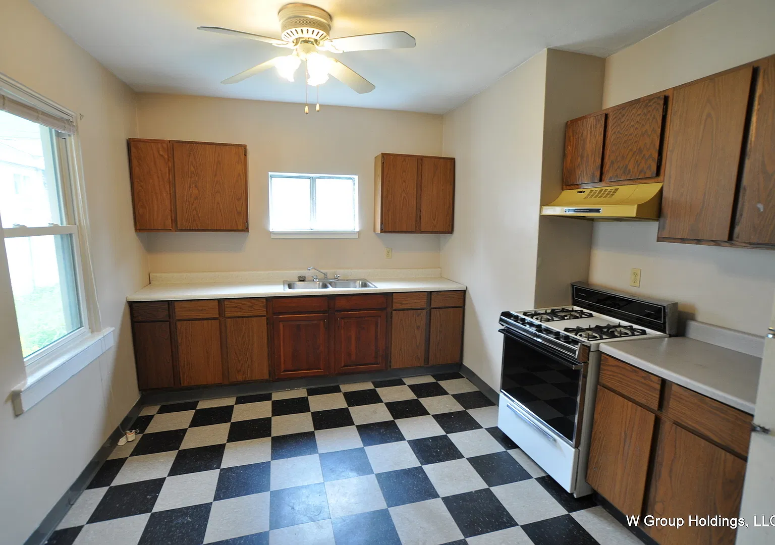 Large 1 Bedroom Home in Up & Coming Millvale! — Photo 4