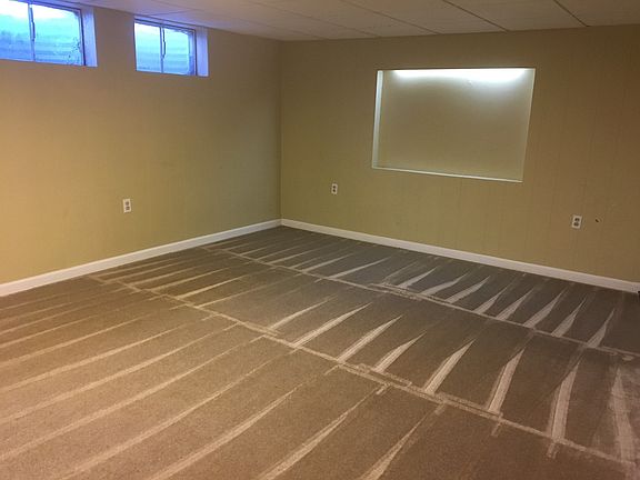 Basement media/game room
