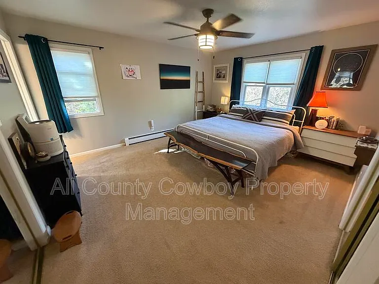 328 Stuart St — Photo 7