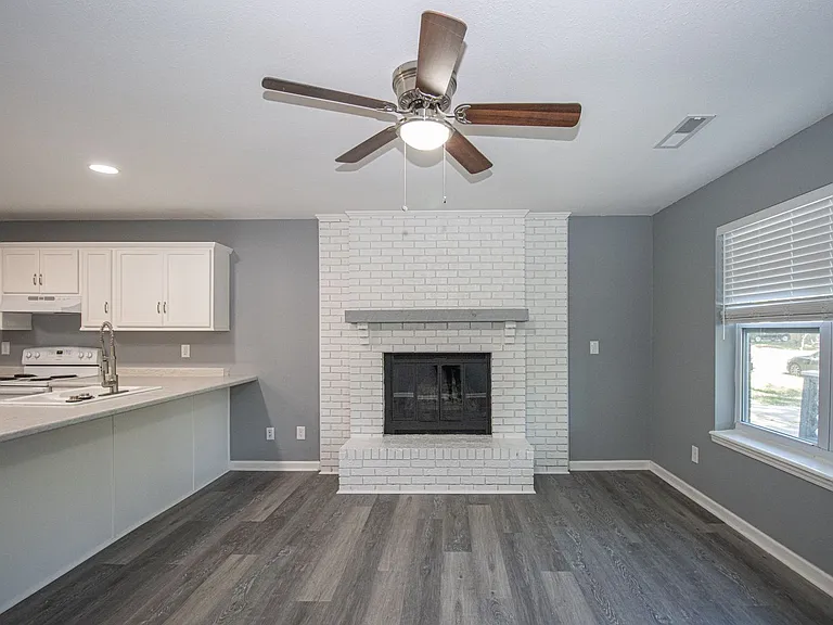 4712 Salem Dr — Photo 7