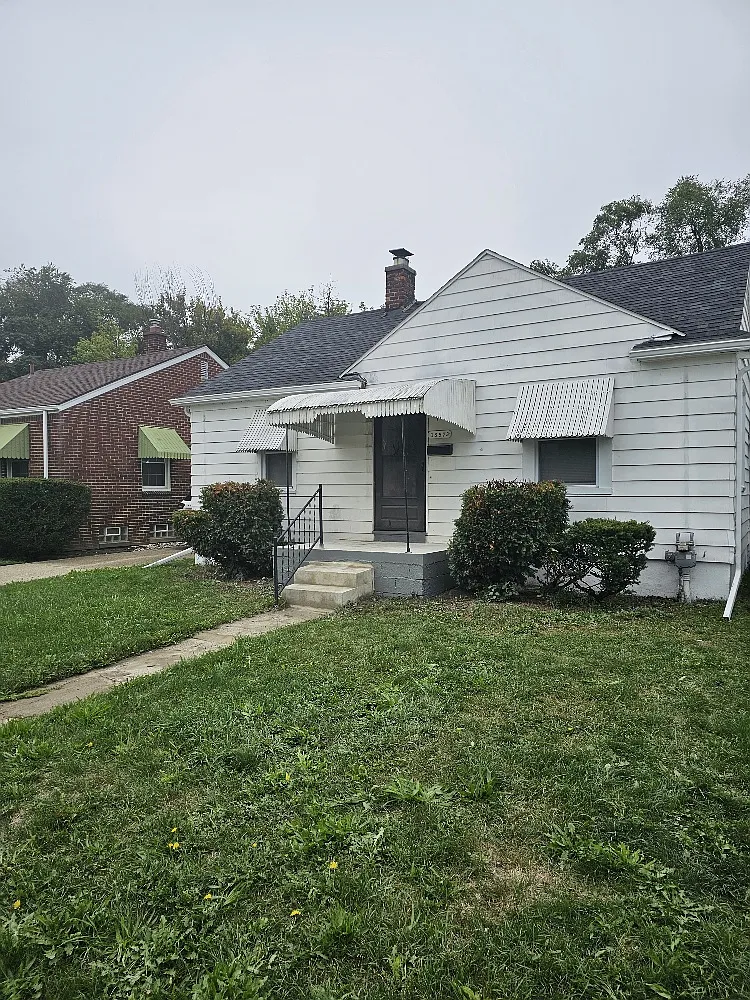 3 bed, 1100 sqft, $1,250 — Photo 1
