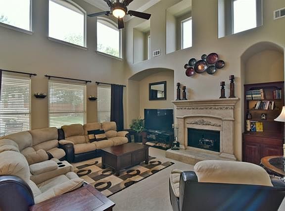5th image of 2224 Walnut Manor Dr