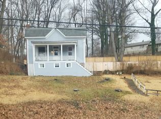 5 Pleasant Valley Rd, Jeannette, PA 15644