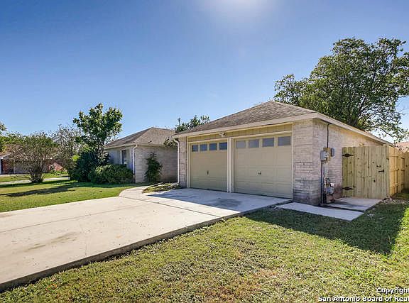 2nd image of 6730 Cypress Lake Dr